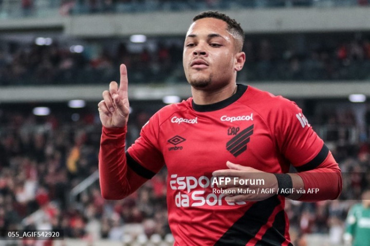 Athletico Paranaense Ogah Lepas Vitor Roque Lebih Dini ke Barcelona