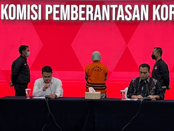 Rugikan Negara Rp296,2 M, KPK Tahan Tersangka Korupsi Kuota Rokok