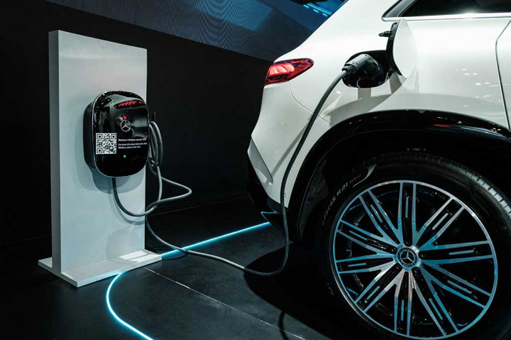 Mercedes-Benz Luncurkan Kendaraan All-Electric Anyar di GIIAS 2023