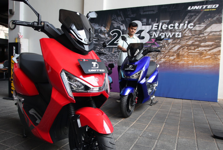 Produsen Sepeda dan Motor Listrik Bantu Pemerintah Pangkas Emisi Karbon