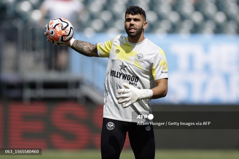 Kiper Brentford, David Raya (AFP/Adam Hunger)