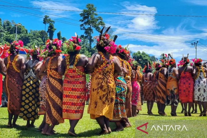 Warga Manokwari Lomba Tari Tradisional Meriahkan HUT RI