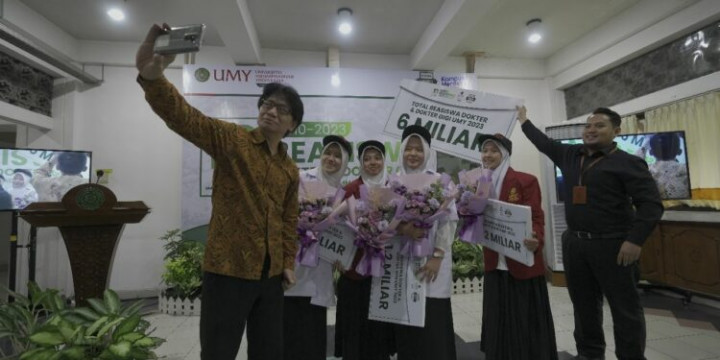 UMY Berikan Beasiswa Bagi 5 Mahasiswa Baru Prodi Kedokteran Senilai Rp6 Miliar
