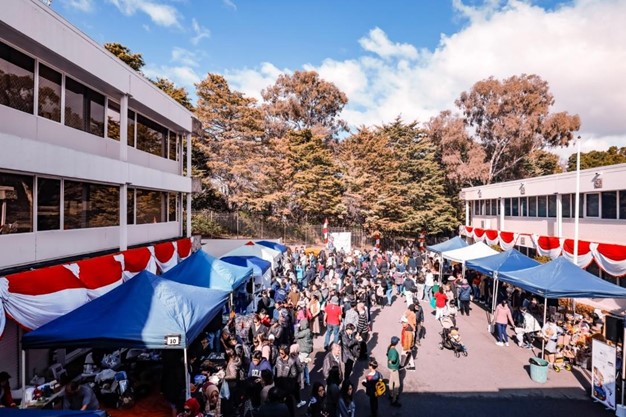 Pasar Senggol ke-7 Tangan di Atas: Meriahnya Perayaan Budaya dan Kuliner Indonesia di Canberra