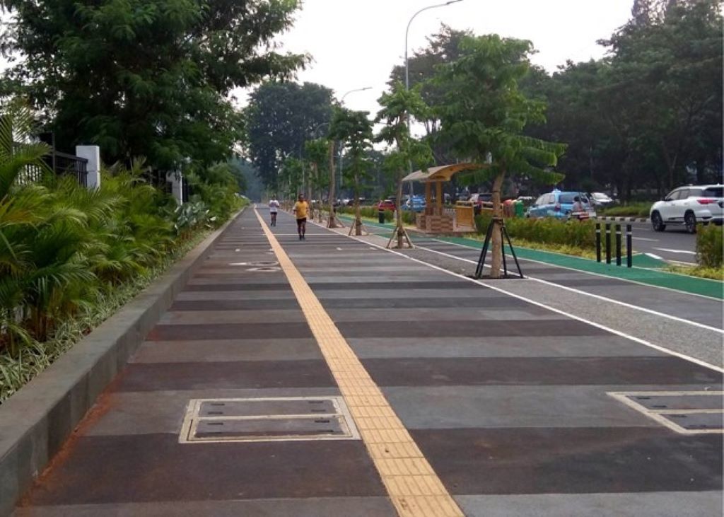 Merdeka Berjalan Kaki: Penggunaan Trotoar Jauh dari Fungsi