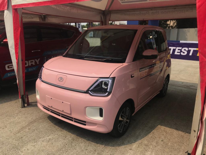 Kesan Pertama Jajal Mobil Listrik Mungil Seres E1, Begini Sensasinya