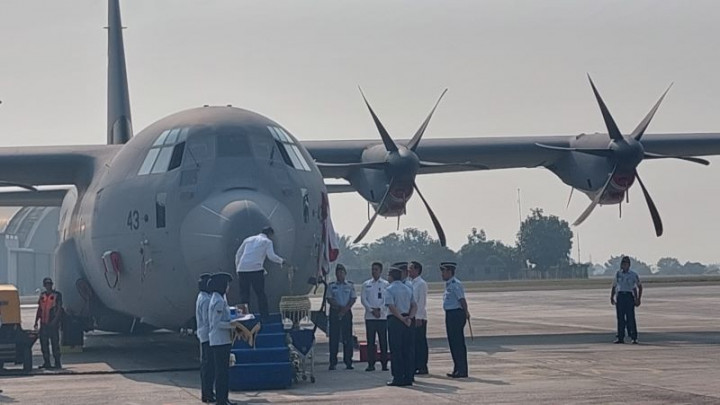 Wamenhan Serahkan Pesawat C-130J Super Hercules Ketiga kepada TNI AU
