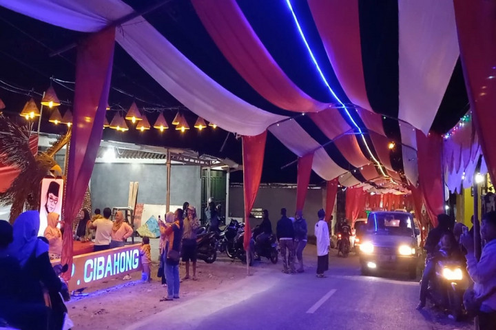 Meriahkan HUT ke-78 RI, Warga Bentangkan Bendera Merah Putih Sepanjang 250 Meter