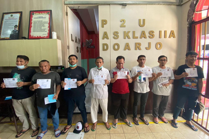 Delapan Napi Lapas Kelas IIA Sidoarjo Dapat Hak Pembebasan Bersyarat dan Cuti Bersama