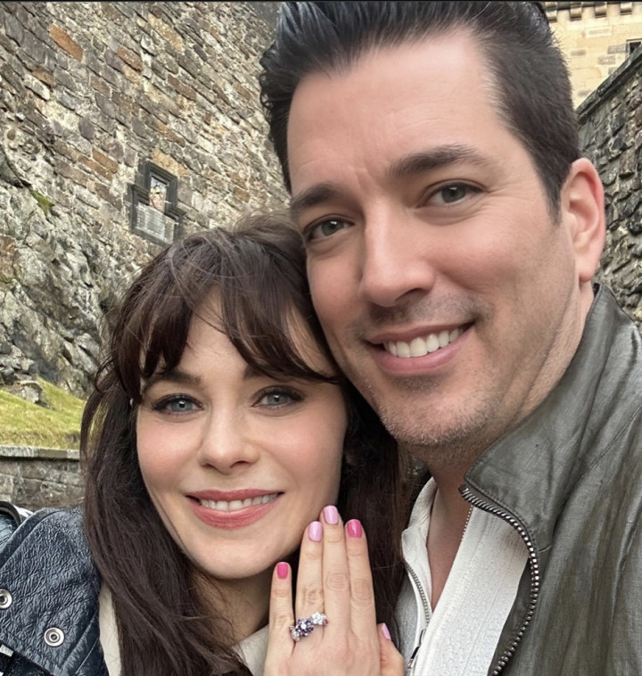 Selamat! Zooey Deschanel dan Jonathan Scott Tunangan