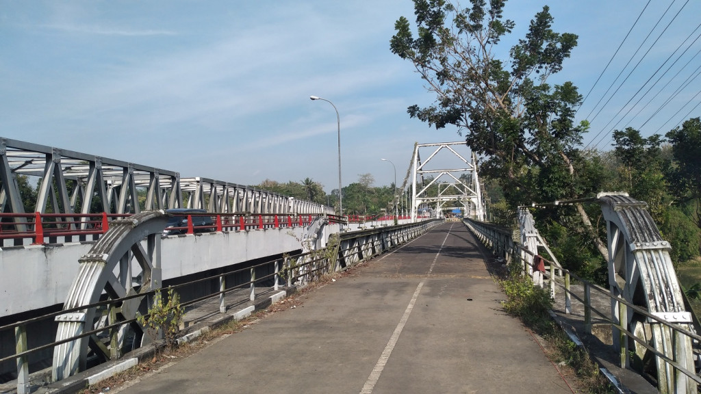 Jembatan Bantar yang sudah tak difungsikan untuk lalu lintas kendaraan. Medcom.id/Ahmad Mustaqim
