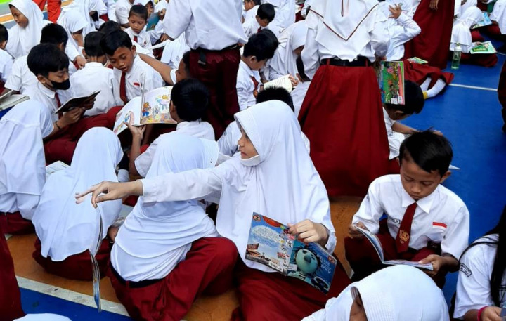 Bukan Dilarang, Sebaiknya Siswa Diarahkan saat Bermain Gawai
