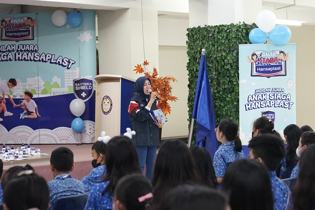 Kegiatan Edukasi First Aid berfokus pada edukasi mengenai langkah-langkah pertolongan pertama pada luka untuk anak-anak. (Foto: Dok. Istimewa)