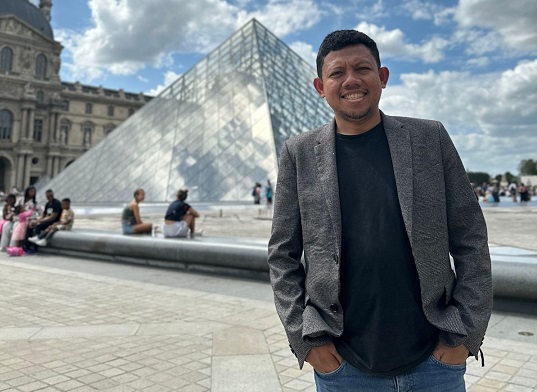 Kisah Anam, Anak Juru Parkir yang Lulus Program Doktor Tercepat di Ceko