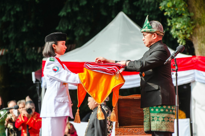 Tiga Srikandi Muda Kibarkan Merah Putih di Perayaan HUT ke-78 RI di Belanda