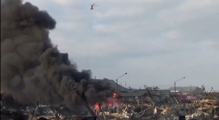 Pemadaman Kebakaran Kapal di Tegal Dimaksimalkan dengan Bom Air