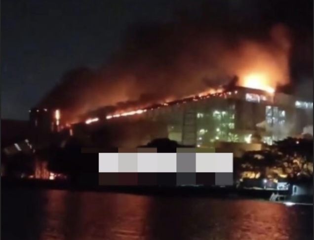 Pabrik Konveyor Batu Bara di Kompleks Pusri Palembang Terbakar