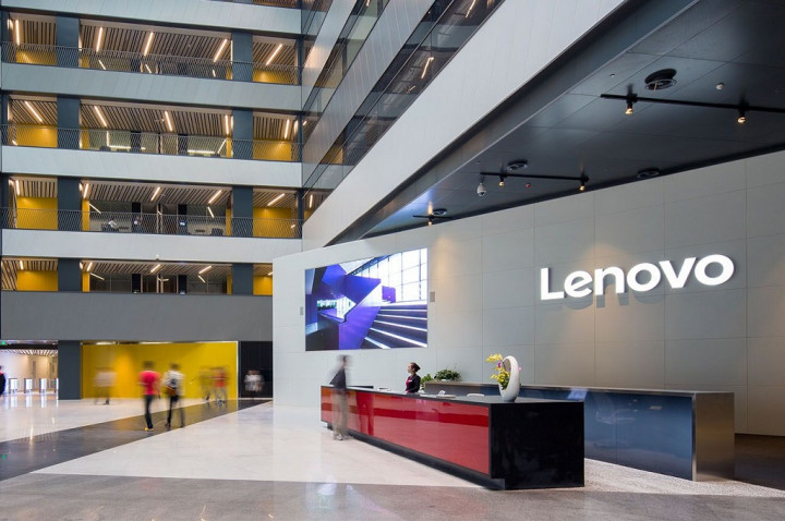 CEO Lenovo Prediksi Ponsel dan Komputer AI Meluncur Tahun Depan