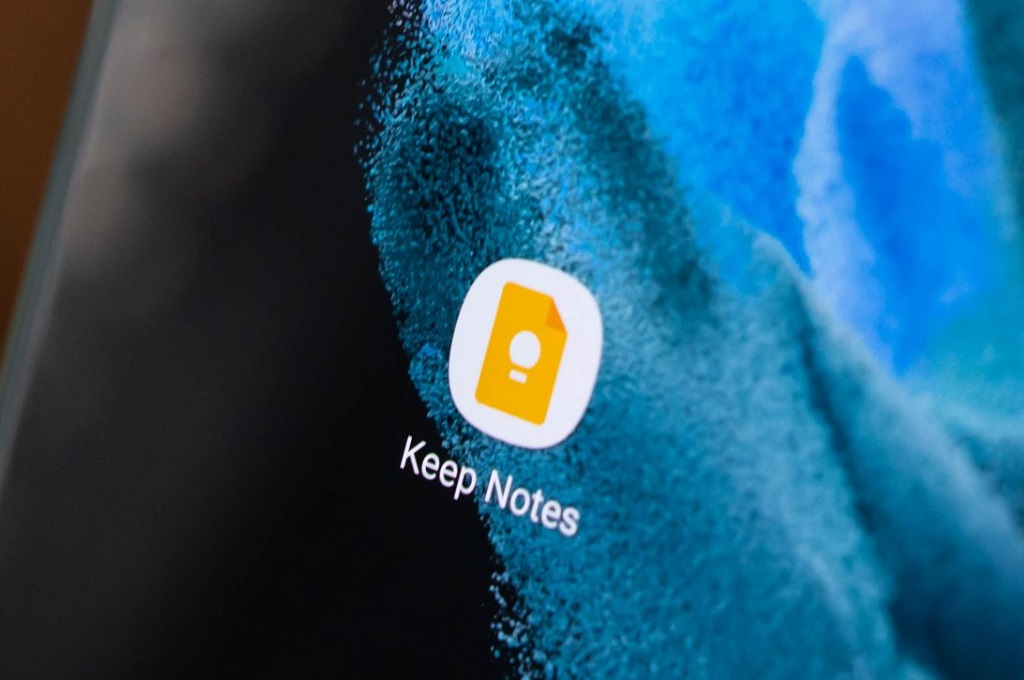 Google menambahkan fungsi riwayat versi, memungkinkan pengunduhan file teks dalam catatan dan daftar versi sebelumnya.