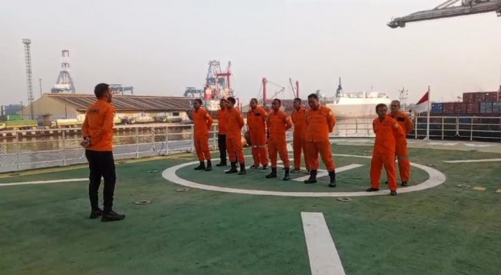 Tim SAR Gunakan Alat Navigasi Deteksi Tiga Korban KM Dewi Noor 1