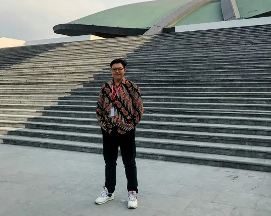 Cerita Mahasiswa FIB Unair Magang di 2 Tempat Sekaligus