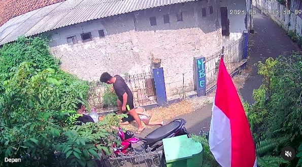 Viral! Remaja di Jaksel Dicekik hingga Diinjak, Diduga Masalah Perempuan