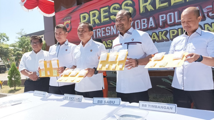 Polda Jabar Bekuk Kurir dan Bandar Sabu Lintas Kabupaten