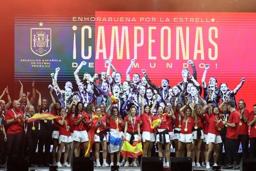 Timnas Spanyol merayakan juara Piala Dunia Wanita 2023. (Foto: AFP/Pierre-Philippe Marcou)