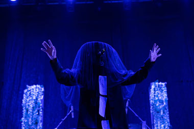 Hindia Suguhkan Performa Berkesan dalam 