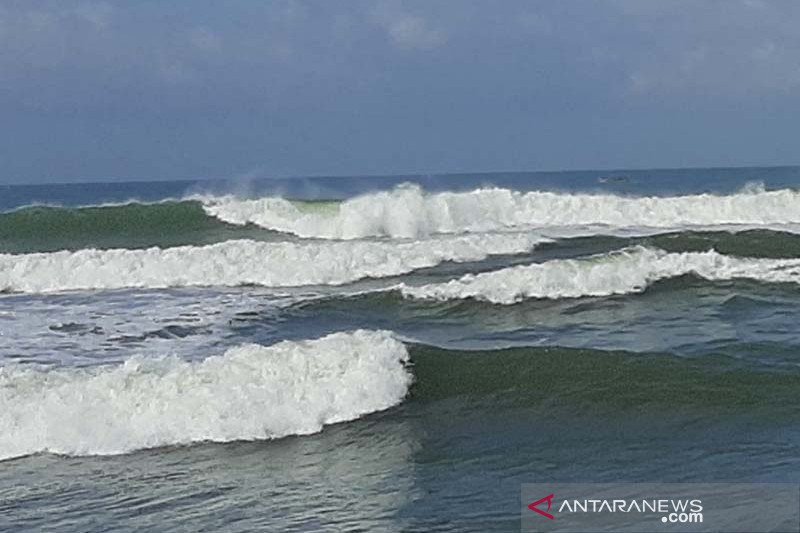 Waspada Gelombang Tinggi 2 5 Meter Di Perairan Sultra