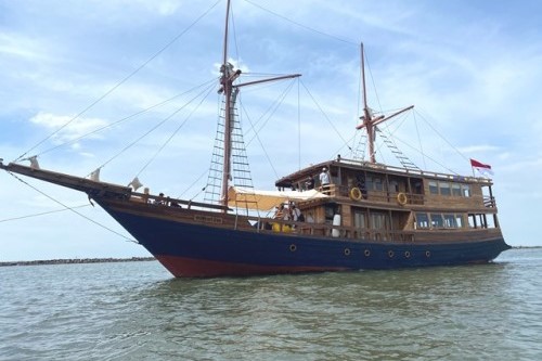 Kapal Wisata Lalai Bayar Sampah Akan Ditenggelamkan