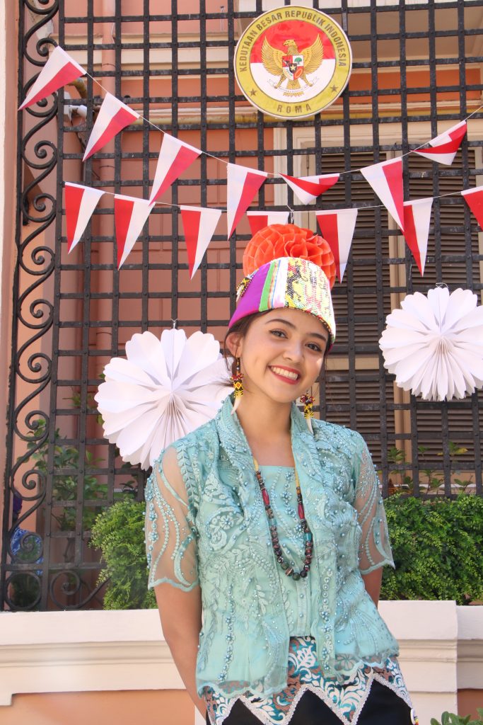 Cerita Mahasiswa Unair Rinan Magang di KBRI Roma, Dapat Banyak Pengalaman