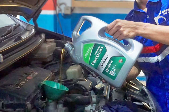 Simak Cara Memilih Oli Mesin yang Tepat untuk Mobil