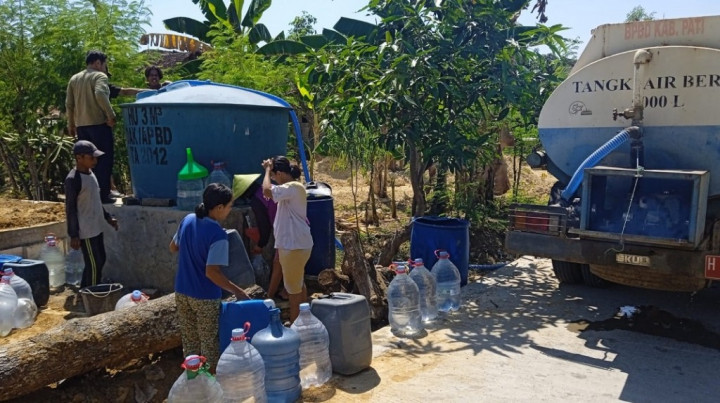 BPBD Bekasi Kirim 75 Ribu Liter Air Bersih ke 6 Kecamatan Terdampak Kekeringan