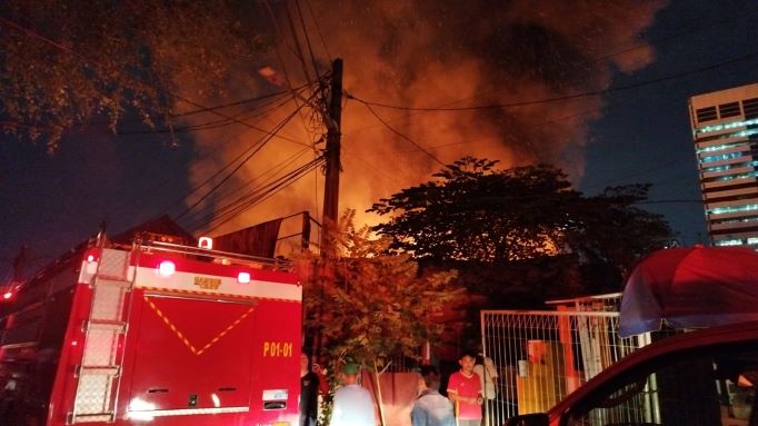 Permukiman di Seberang Pemkot Jakpus Terbakar, 12 Unit Damkar Dikerahkan