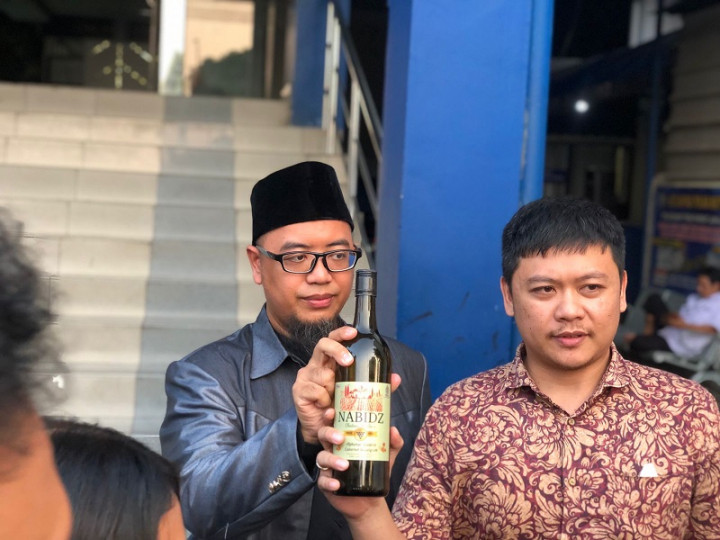 Penjual Dilaporkan ke Polisi, Klaim Produk <i>Red Wine</i> Merek Nabidz Halal