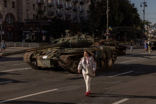 Rudal Rusia Hantam Dnipro, 7 Orang Luka dan Bangunan Rusak