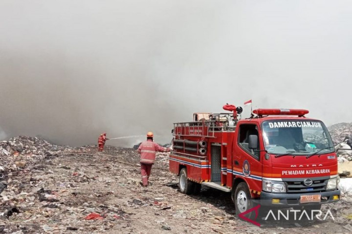 Cianjur Bantu Penanganan Kebakaran di TPA Sarimukti