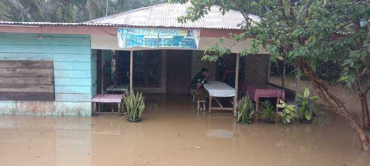 Desa Juhar di Sumut Masih Terendam Banjir