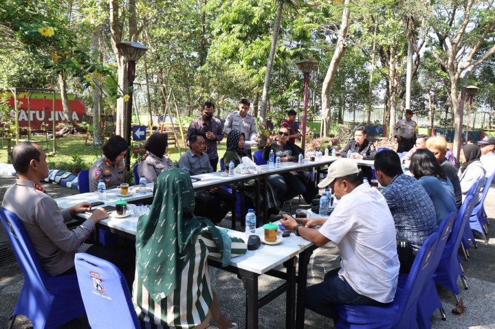 Stadion Kanjuruhan Direnovasi, Lapak UMKM Direlokasi