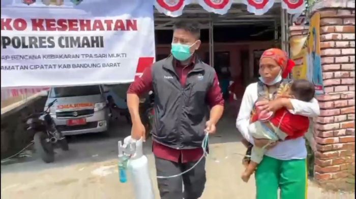 Balita Terserang ISPA Dampak Kebakaran TPA Sarimukti Dievakuasi