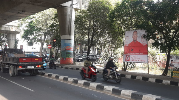 Baliho Harun Masiku 'Caleg Gaib' Bertebaran di Jakarta