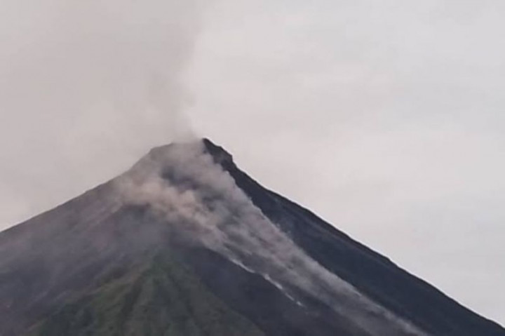 Gunung Karangetang Alami 34 Gempa Guguran Pagi Ini