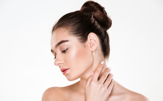 Lipatan Leher Menghitam, Apakah Terlalu Banyak Konsumsi Nasi?