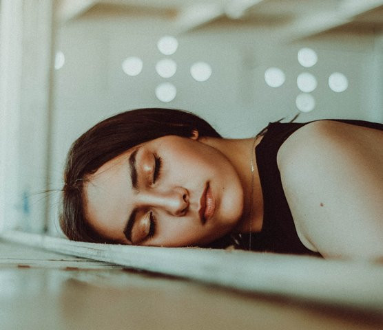 Mengantuk Setelah Makan, Kira-kira Apa Penyebabnya Ya?