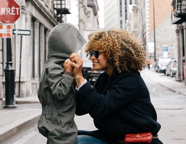 Beberapa waktu pun dapat menjadi bonding berharga antara si kecil dan moms. (Foto: Ilustrasi/Dok. Unsplash.com)
