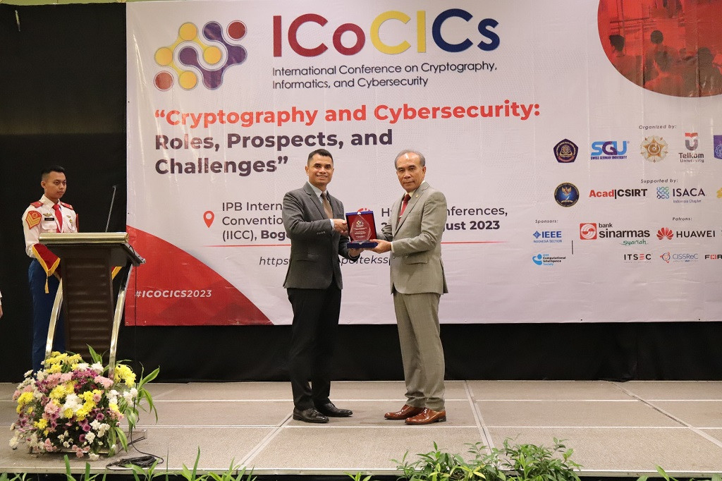 Syarbeni, Cyber Security and Privacy Officer (CSPO), Huawei Indonesia dan Hinsa Siburian, Kepala Badan Siber dan Sandi Negara (BSSN).