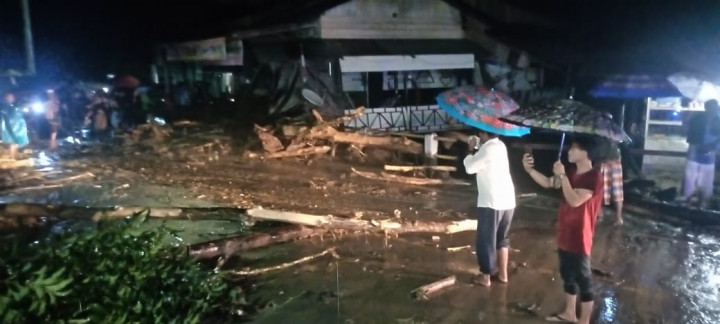 Nagan Raya Dilanda Banjir Bandang, Rumah Warga Terbawa Arus