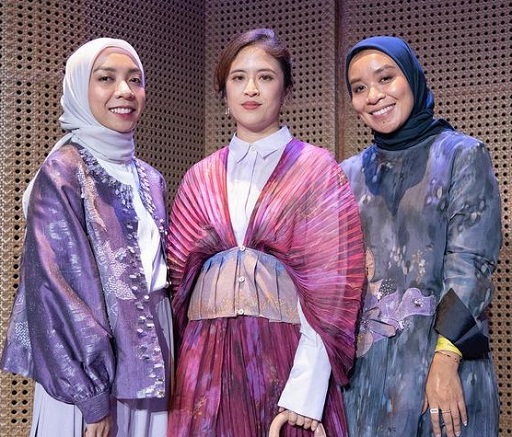 Koleksi Orva Kami. Siap Tampilkan Romantisme Kain Endek di Paris Front Row 2024