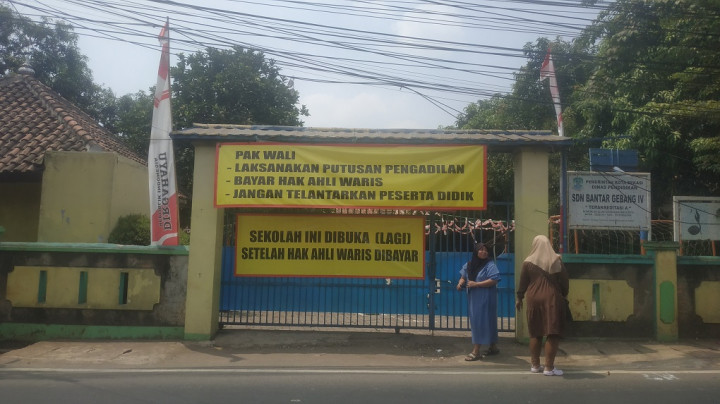 Pemkot Kalah Gugatan, 2 SD di Bantargebang Bekasi Disegel Ahli Waris
